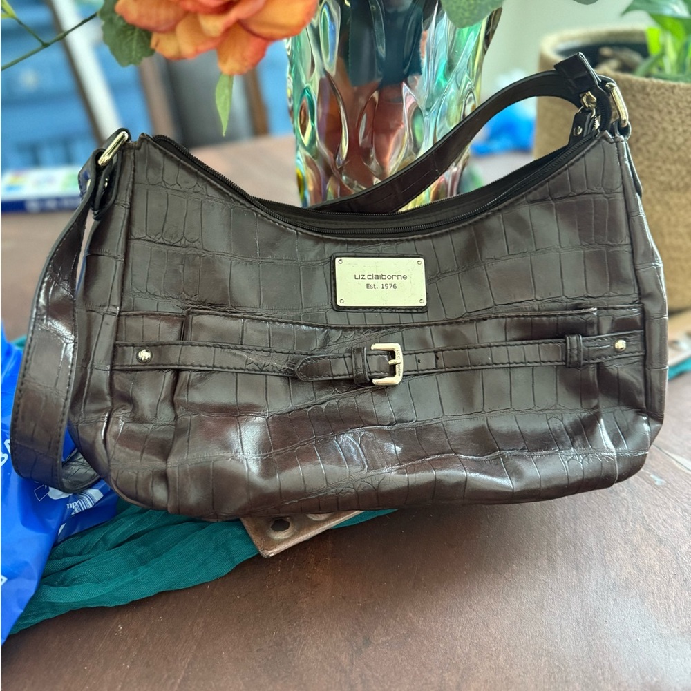 Liz Claiborne Brown Shoulder Bag with Classic Design